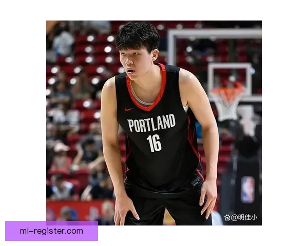 22岁新秀力压状元大热轰出26+9美记质疑选秀顺位低 22岁新秀力压状元大热轰出26+9美记质疑选秀顺位低